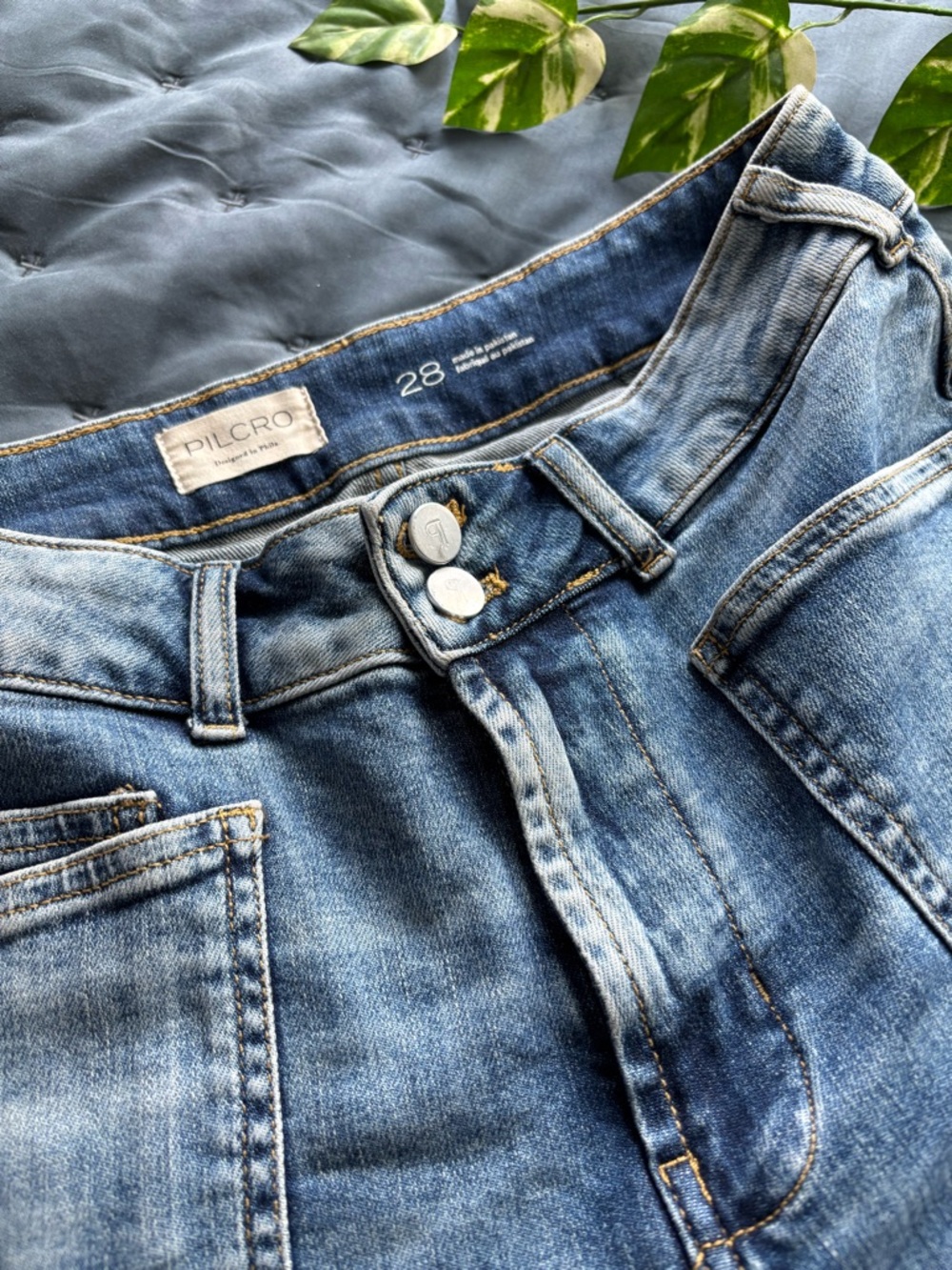 Pilcro by Anthropologie | Women’s The Wanderer Mid-Rise Relaxed Jeans Lonnie 28 - Picture 5 of 9